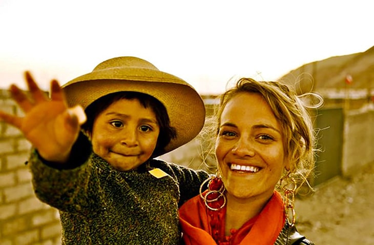 Cheap-Affordable-Volunteer-Programs-Subheader volunteer abroad with children