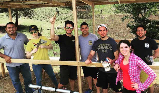 construction-costa-rica-maximo-nivel volunteer in construction