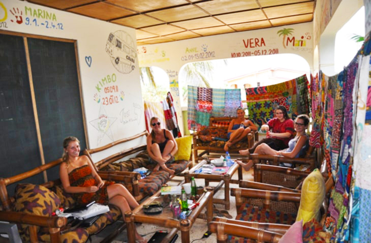 Fronteering-Nursing-Volunteer-Abroad-Programs- Volunteer as a nurse with Fronteering