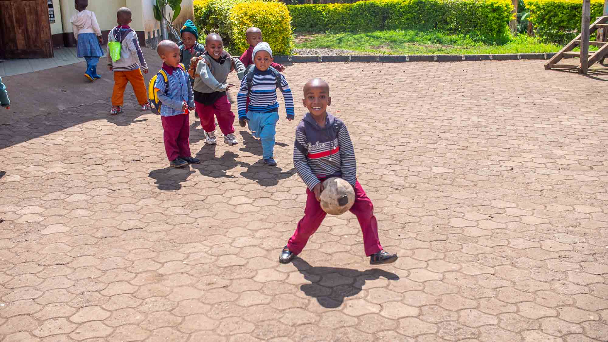 kids-playing-2 Involvement Volunteers International zanzibar IVI VolunteerForever