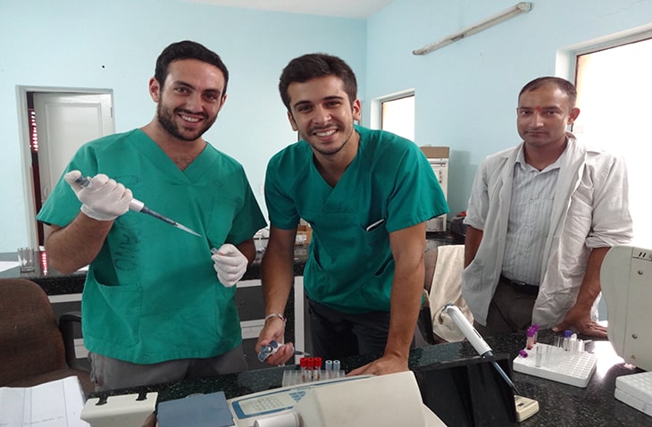 Medical-Volunteer-Abroad-GoEco medical volunteers