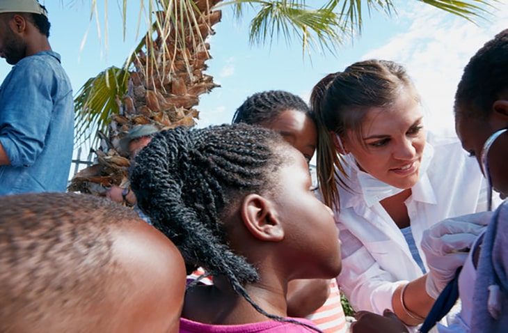 Medical-Volunteer-Abroad-Love-Volunteers medical volunteer abroad programs for doctors, nurses, pre med students