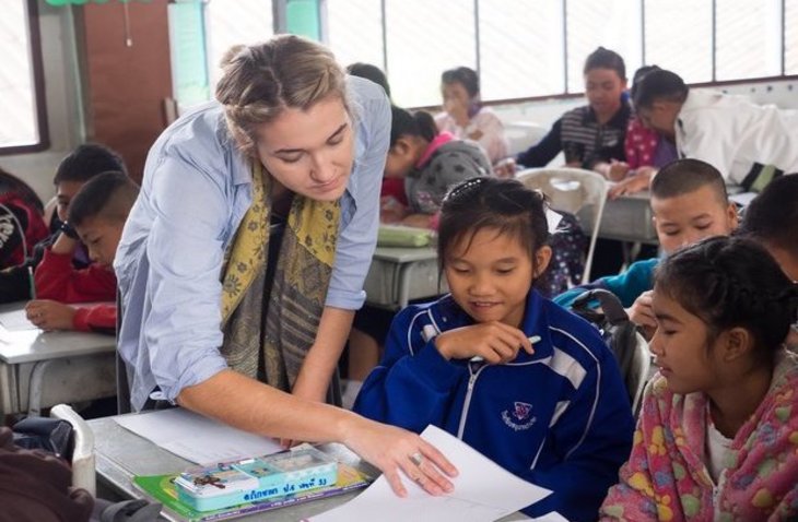 rsz_ivhq-teaching-english-volunteer_730x478-min VolunteerForever