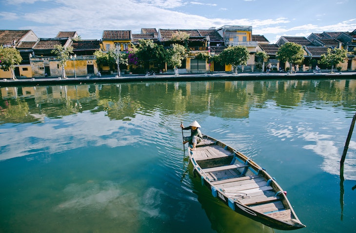 vietnam-stock-itoi work with NGOs